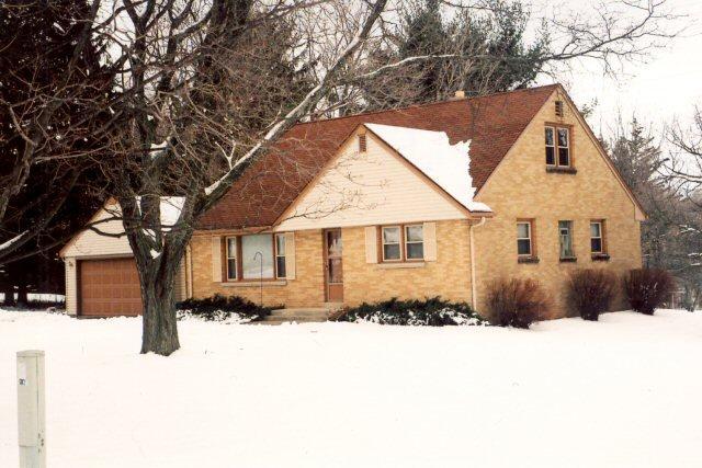 5163 S Froemming Dr., Hales Corners, WI 53130