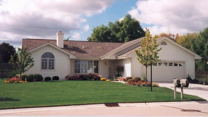 W143N4895 Brook Falls Dr., Menomonee Falls, WI 53051