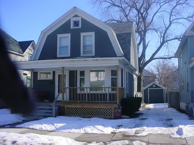 1621 Boyd Av, Racine, WI 53405