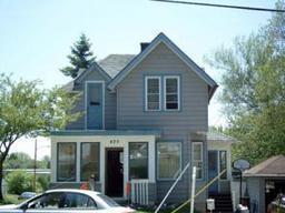 425 Union St, Hartford, WI 53027