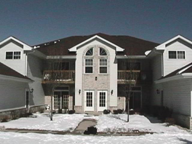 6105 S Creekside Dr. #4, Cudahy, WI 53110