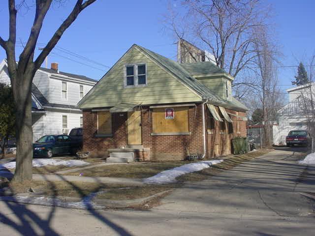 4870 N 39th St, Milwaukee, WI 53209