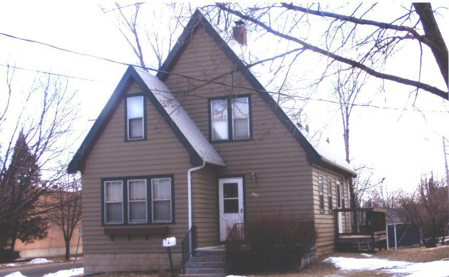 957 Harding Ave., Waukesha, WI 53186