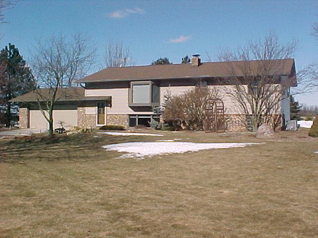 7614 Pond Rd., Hartford, WI 53027