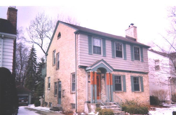 5133 N Shoreland Ave, Whitefish Bay, WI 53217