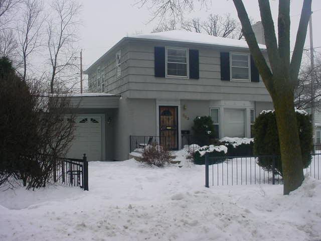 523 E Lakeview Ave., Whitefish Bay, WI 53217