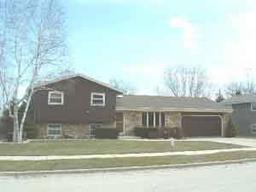 1017 Cherrywood Cir., West Bend, WI 53090