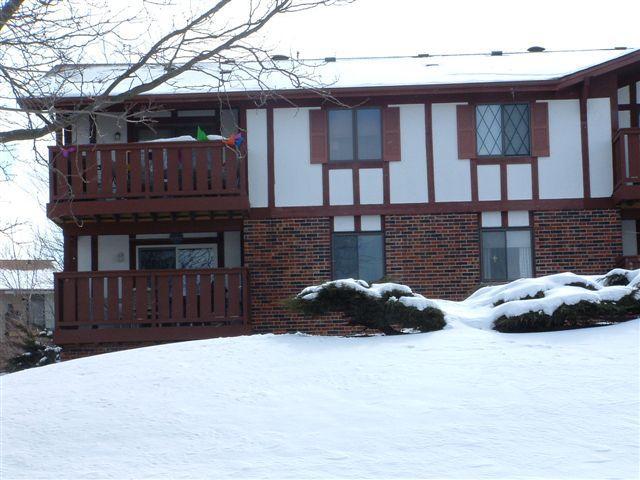1356 Greenhedge Rd. #C-4, Pewaukee, WI 53072