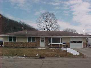 2049 S 31st St., La Crosse, WI 54601