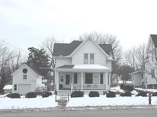 325 E Sumner St., Hartford, WI 53027