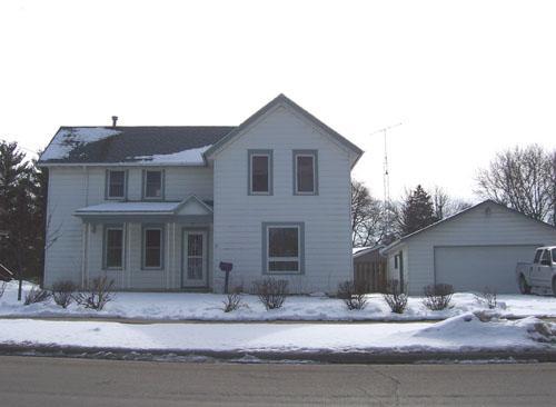 1127 W River Dr, Watertown, WI 53094