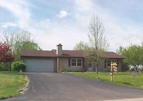 W349N5583 Lake Dr, Oconomowoc, WI 53066