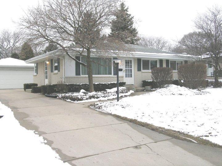 6113 Downing St, Greendale, WI 53129