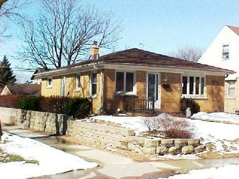 2569 S 94th St., West Allis, WI 53227