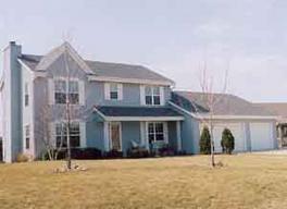 8825 S Brook Cir., Oak Creek, WI 53154