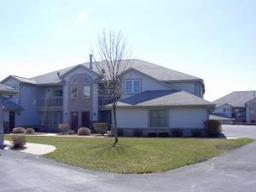 1055 Quinlan Dr. #F, Pewaukee, WI 53072