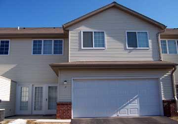 2420H Fox River Pkwy., Waukesha, WI 53189