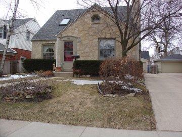 912 E Colfax Pl., Whitefish Bay, WI 53217