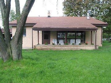 2217 Patricia Ln., Waukesha, WI 53188