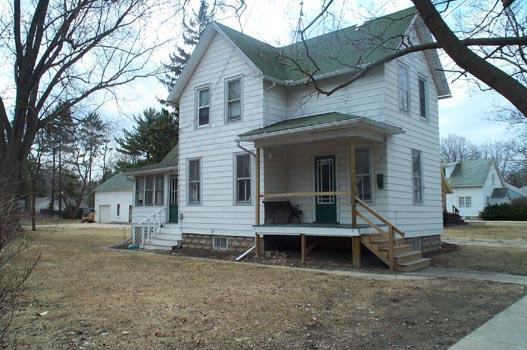 209 W Page, Elkhorn, WI 53121