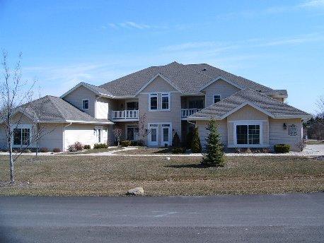 N6044 Autumn Woods, Oconomowoc, WI 53066