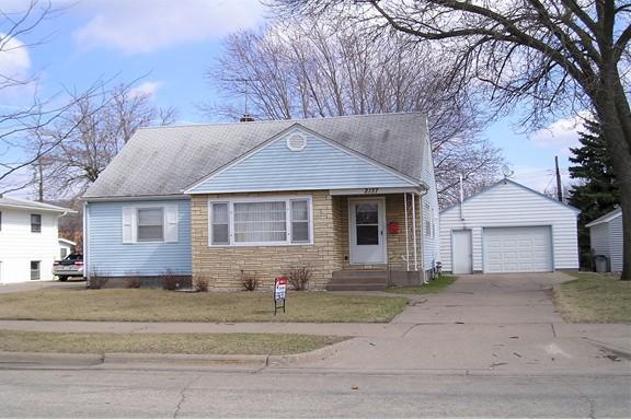 2137 S 21st Ter., La Crosse, WI 54601