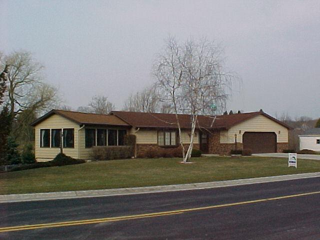 504 Clark St, Cascade, WI 53011