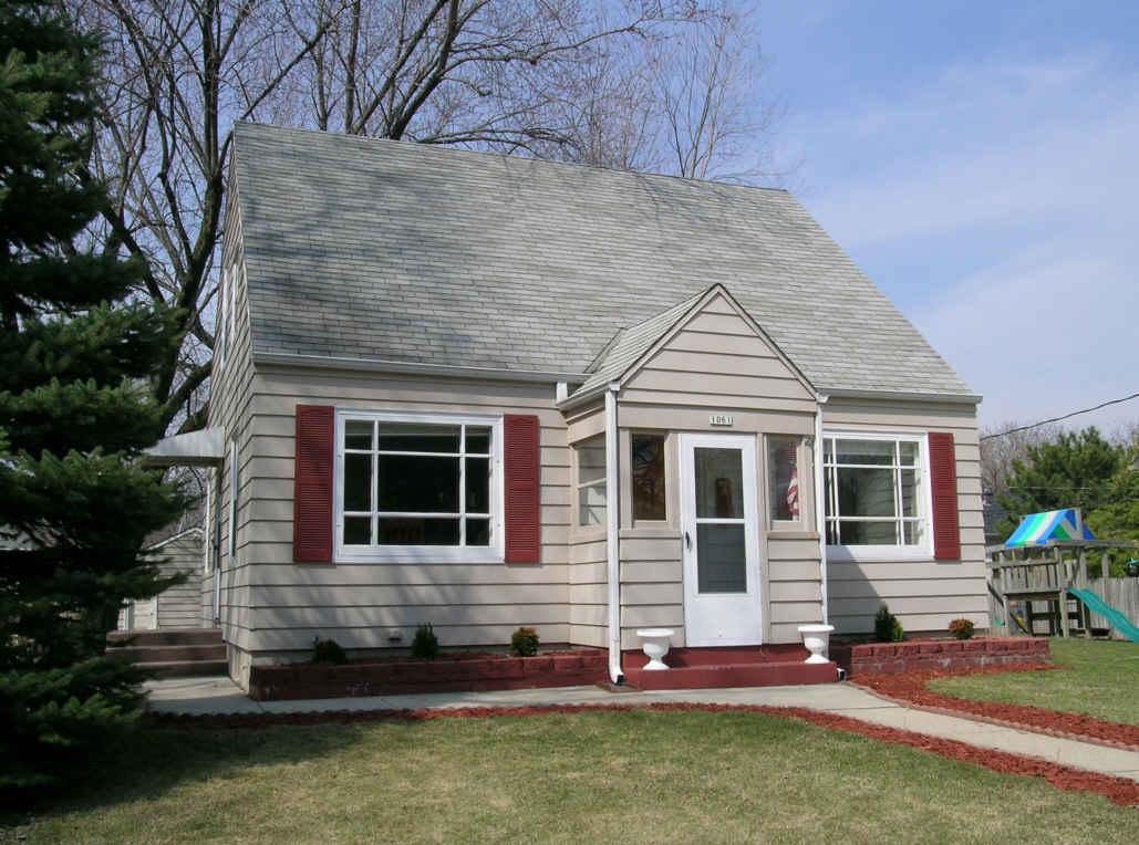 1061 Glenview Ave., Wauwatosa, WI 53213