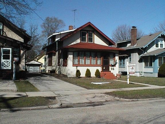 204 S West Ave., Waukesha, WI 53186