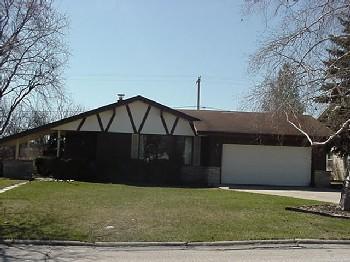 317 Edgewood Ave., South Milwaukee, WI 53172