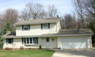 S66W25330 Skyline Dr, Vernon, WI 53189