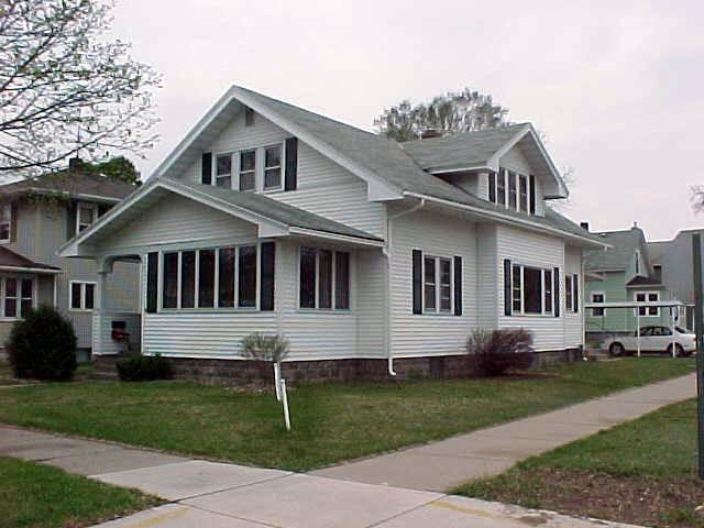 1933 State St., La Crosse, WI 54601
