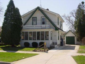 407 Harvey Ave., Waukesha, WI 53186