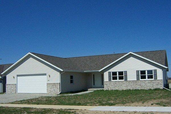 1408 Wedgewood Dr., Watertown, WI 53098