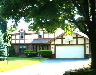 2119 Grayfox Ct., Waukesha, WI 53188