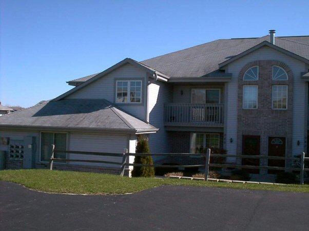 949 Quinlan Dr. #E, Pewaukee, WI 53072