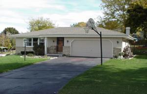 724 Cardiff Ct, Hartland, WI 53029