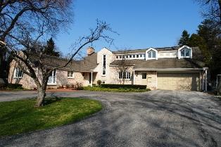 6052 N Lake Dr., Whitefish Bay, WI 53217