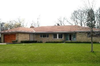 7033 N Crossway, Fox Point, WI 53217