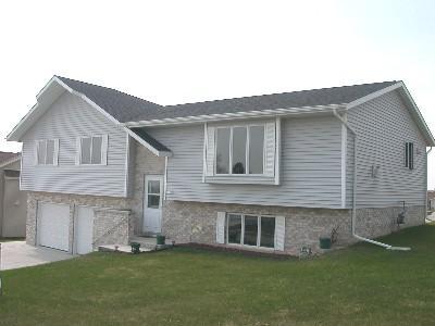 1230 Firethorn Dr., West Bend, WI 53090