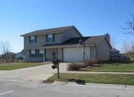 701 E Deerridge Pass, Oak Creek, WI 53154