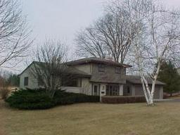 211 North Ave., Cascade, WI 53011