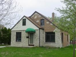 10502 W Michigan St, Wauwatosa, WI 53226