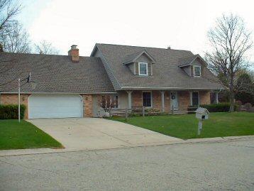 2625 W Garden Park Dr., Glendale, WI 53209