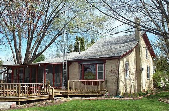 100 E Green St., Watertown, WI 53098