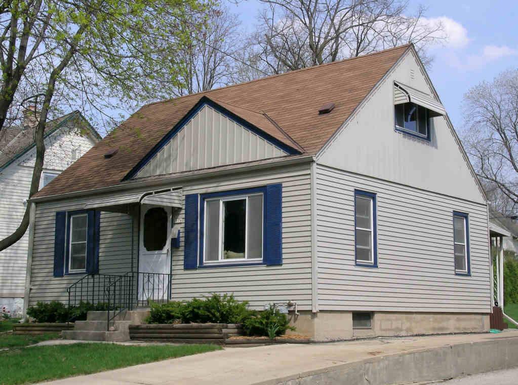 1176 Glenview Ave., Wauwatosa, WI 53213