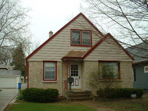 5676 N Lydell Ave, Whitefish Bay, WI 53217