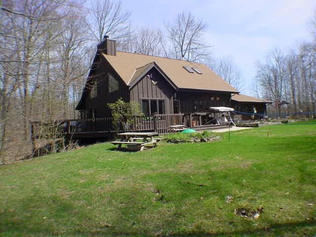 4885 W Valley Heights Dr., Fredonia, WI 53021