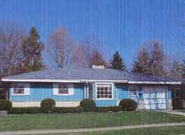 818 Meadowbrook Dr, West Bend, WI 53090