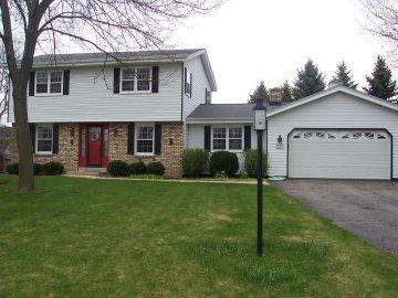 2580 S Parkside Ct., New Berlin, WI 53151